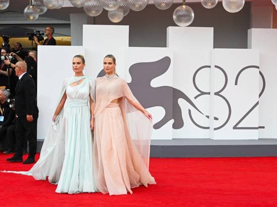Venice, 82nd Venice International Film Festival 2025 - Evening 3 - The red carpet for the film After The Hunt. Pictured are Lady Amelia and Eliza Spencer.  Copyright: xLadyxAmeliaxedxElizaxSpencerx xipa-agency.netx xPoolxPhotoxEventsx06x IPA_Agency_IPA63582797