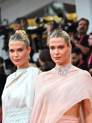Venice, 82nd Venice International Film Festival 2025 - Evening 3 - The red carpet for the film After The Hunt. Pictured are Lady Amelia and Eliza Spencer.  Copyright: xLadyxAmeliaxedxElizaxSpencerx xipa-agency.netx xPoolxPhotoxEventsx06x IPA_Agency_IPA63582776