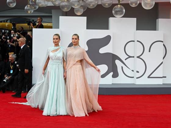 Venice, ITALY: Venice, 82nd Venice International Film Festival 2025 - evening 3 - red carpet of the film After The Hunt - Pictured: Lady Amelia and Eliza Spencer Venice ITALY  - ZUMAp169 20250829_zea_p169_825 Copyright: xManuelexMangiarottix