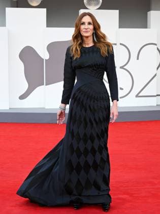 Venice, ITALY: Venice, 82nd Venice International Film Festival 2025 - Evening 3 - Red Carpet for the film After The Hunt - Pictured: Julia Roberts Venice ITALY  - ZUMAp169 20250829_zea_p169_913 Copyright: xManuelexMangiarottix