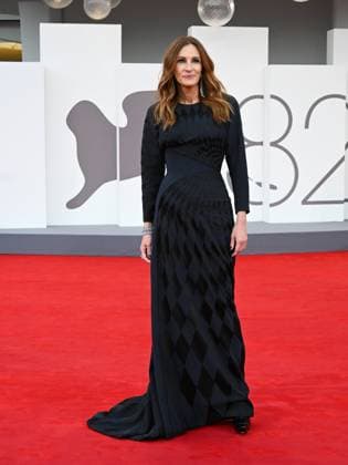 Venice, ITALY: Venice, 82nd Venice International Film Festival 2025 - Evening 3 - Red Carpet for the film After The Hunt - Pictured: Julia Roberts Venice ITALY  - ZUMAp169 20250829_zea_p169_923 Copyright: xManuelexMangiarottix