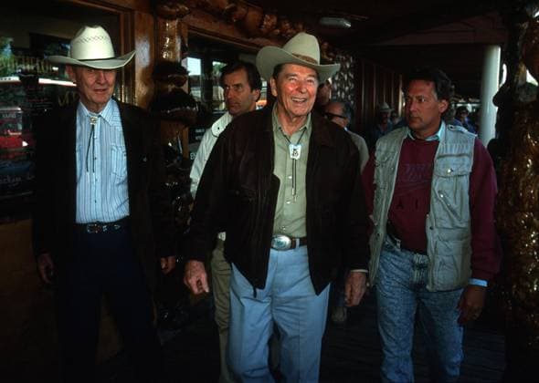 1992, Jackson, Wyoming, USA: In 1992, the former President RONALD REAGAN and First Lady NANCY REAGAN vacationed at the Lost Creek Ranch near Moose, Wyoming. During their stay, the Reagans were spotted visiting several stores and restaurants in and around Jackson Hole. Jackson USA  - ZUMAe212 19920701_new_e212_148 Copyright: xJimxEvansx