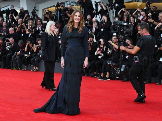 Venice, ITALY: Venice, 82nd Venice International Film Festival 2025 - Evening 3 - Red Carpet for the film After The Hunt - Pictured: Julia Roberts Venice ITALY  - ZUMAp169 20250829_zea_p169_942 Copyright: xManuelexMangiarottix