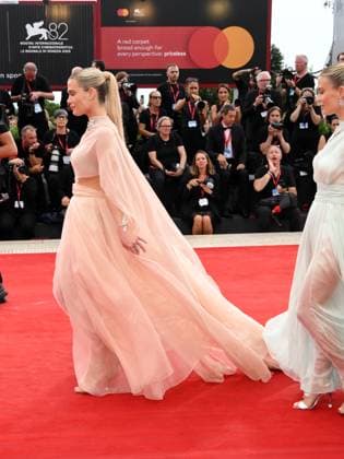 Venice, 82nd Venice International Film Festival 2025 - evening 3 - red carpet of the film After the Hunt Pictured: Lady Amelia Spencer Lady, Lady Eliza Spencer  Copyright: xAlbertoxTerenghi PoolxPhotoxEventsx06x xipa-agency.netx xPoolxPhotoxEventsx06x IPA_Agency_IPA63584622