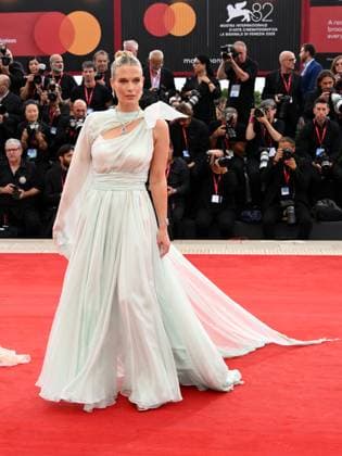 Venice, 82nd Venice International Film Festival 2025 - evening 3 - red carpet of the film After the Hunt Pictured: Lady Amelia Spencer  Copyright: xAlbertoxTerenghi PoolxPhotoxEventsx06x xipa-agency.netx xPoolxPhotoxEventsx06x IPA_Agency_IPA63584633
