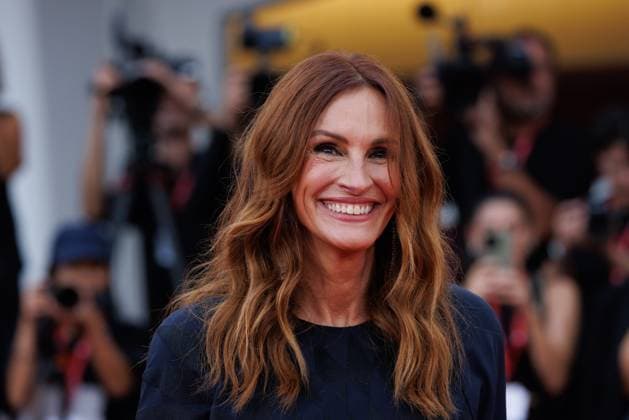 Entertainment Bilder des Tages News - After The Hunt Red Carpet - The 82nd Venice International Film Festival Julia Roberts attends the After The Hunt red carpet during the 82nd Venice International Film Festival on August 29, 2025 in Venice, Italy. Photo: Cinzia Camela. Lido di Venezia Palazzo del Cinema Italy Copyright: xCinziaxCamelax xLiveMediax LPN_1998358