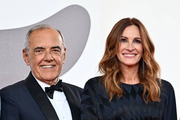 After The Hunt Red Carpet - The 82nd Venice International Film Festival Alberto Barbera, Julia Roberts during After The Hunt Red Carpet - The 82nd Venice International Film Festival, Venice, Italy 29 August 2025, Credit:Maria Laura Antonelli Avalon Italy, Venice  Copyright: xMariaxLauraxAntonellix xAvalonx 1032403962