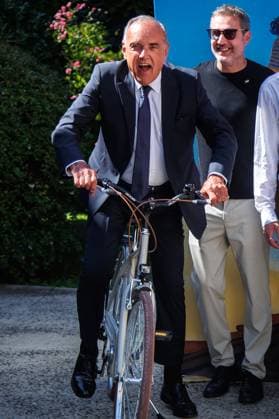 August 29, 2025, Venice, Italy: Alberto Barbera attends the red carpet of the film Estrany Riu (Strange River) at the Sala Darsena during the 82nd Venice Film Festival. Venice Italy - ZUMAs197 20250829_aaa_s197_207 Copyright: xMarcoxBaradax