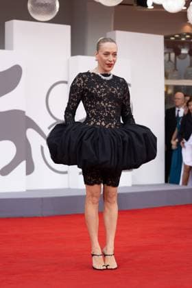 Premiere du film After the Hunt lors du 82eme Festival du film de Venise - Mostra 2025 Premiere du film After the Hunt lors du 82eme Festival du film de Venise - Mostra 2025 - ChloÃ« Sevigny attends the After the Hunt red carpet during the 82nd Venice International Film Festival on August 29, 2025 in Venice, Italy.  Copyright: xKazukoxWakayamax