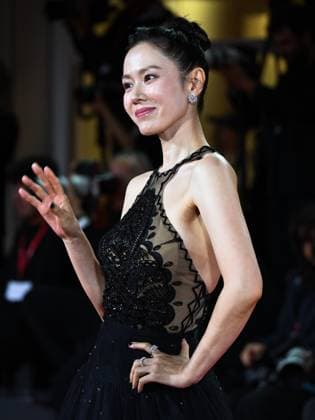 Venice, 82nd Venice International Film Festival 2025 - Evening 3 - The Red Carpet for the Film Eojjeol Suga Eopda (No Other Choice). Pictured is Son Ye-jin.  Copyright: xManuelexMangiarottix xipa-agency.netx xPoolxPhotoxEventsx06x IPA_Agency_IPA63589513