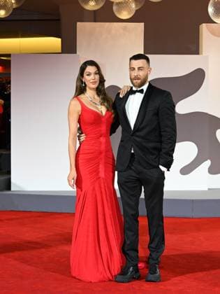 Venice, 82nd Venice International Film Festival 2025 - Evening 3 - The Red Carpet for the Film Eojjeol Suga Eopda (No Other Choice). Pictured: Iris Mittenaere, Paul Duchemin  Copyright: xManuelexMangiarottix xipa-agency.netx xPoolxPhotoxEventsx06x IPA_Agency_IPA63590734