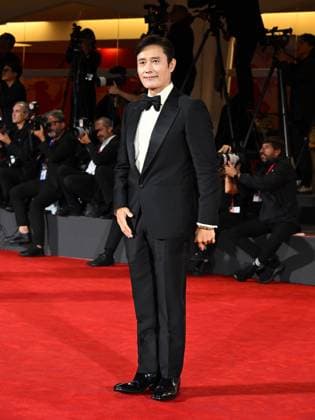 Venice, 82nd Venice International Film Festival 2025 - Evening 3 - The Red Carpet for the Film Eojjeol Suga Eopda (No Other Choice). Pictured: Lee Byung-hun  Copyright: xManuelexMangiarottix xipa-agency.netx xPoolxPhotoxEventsx06x IPA_Agency_IPA63590768