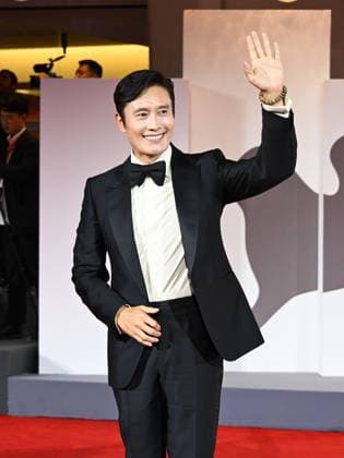 Venice, 82nd Venice International Film Festival 2025 - Evening 3 - The Red Carpet for the Film Eojjeol Suga Eopda (No Other Choice). Pictured: Lee Byung-hun  Copyright: xManuelexMangiarottix xipa-agency.netx xPoolxPhotoxEventsx06x IPA_Agency_IPA63590771