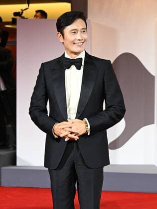 Venice, 82nd Venice International Film Festival 2025 - Evening 3 - The Red Carpet for the Film Eojjeol Suga Eopda (No Other Choice). Pictured: Lee Byung-hun  Copyright: xManuelexMangiarottix xipa-agency.netx xPoolxPhotoxEventsx06x IPA_Agency_IPA63590775