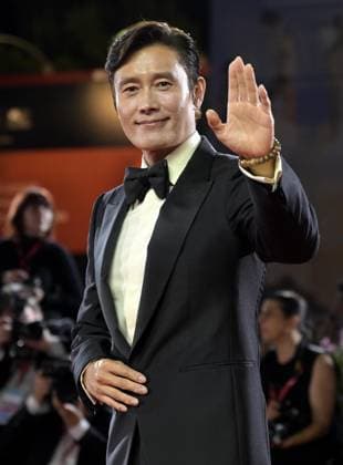 August 29, 2025, Venice, ITALY: South Korean actor Lee Byung-hun arrives for the premiere of Eojjeol Suga Eopda (No other choise) during the 82nd Venice Film Festival in Venice, Italy, 29 August 2025. The movie is presented in official competition Venezia 82 at the festival running from 27 August to 06 September 2025. ANSA RICCARDO ANTIMIANI. Venice ITALY  - ZUMAa110 20250829_zaf_a110_078 Copyright: xRiccardoxAntimianix