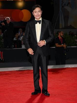 Venice, ITALY: Venice, 82nd Venice International Film Festival 2025 - Evening 3 - Red Carpet for the film Calle Malaga - Pictured: Lee Byung-hun Venice ITALY  - ZUMAp169 20250829_zea_p169_1551 Copyright: xAlbertoxTerenghix