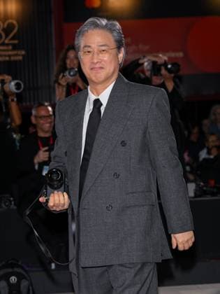 Venice, ITALY: Venice, 82nd Venice International Film Festival 2025 - Evening 3 - Red Carpet for the film Calle Malaga - Pictured: Park Chan-wook Venice ITALY  - ZUMAp169 20250829_zea_p169_1597 Copyright: xAlbertoxTerenghix