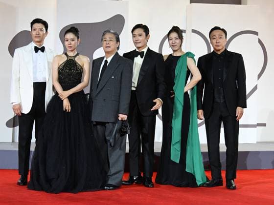 Venice, Italy: Venice, 82nd Venice International Film Festival 2025 - evening 3 - The Red Carpet of the Film Eojjeol Suga Eopda (No Other Choice) . Pictured Lee Sung-min, Yeom Hye-ra, Lee Byung-hun, Son Ye-jin, Park Hee-soon and Park Chan-wook Venice Italy  - ZUMAp169 20250829_zea_p169_1585 Copyright: xManuelexMangiarottix