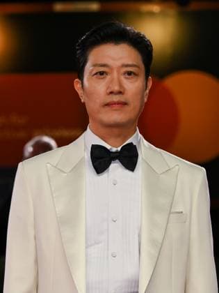 Venice, ITALY: Venice, 82nd Venice International Film Festival 2025 - Evening 3 - Red Carpet for the film Calle Malaga - Pictured: Park Hee-soon Venice ITALY  - ZUMAp169 20250829_zea_p169_1604 Copyright: xAlbertoxTerenghix