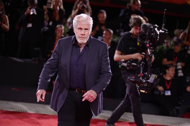 82nd Venice Film Festival - Eojjeol suga eopda (No Other Choice) VENICE, ITALY - AUGUST 29: Actor Ron Perlman attends the red carpet of the film Eojjeol suga eopda (No Other Choice) at the 82nd Venice Film Festival in Venice, Italy on August 29th, 2025. Marco Barada Anadolu Venice Italy. Editorial use only. Please get in touch for any other usage.  Copyright: x2025xAnadoluxMarcoxBaradax