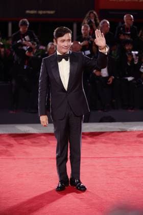 82nd Venice Film Festival - Eojjeol suga eopda (No Other Choice) VENICE, ITALY - AUGUST 29: Korean actor Lee Byung-hun attends the red carpet of the film Eojjeol suga eopda (No Other Choice) at the 82nd Venice Film Festival in Venice, Italy on August 29th, 2025 Marco Barada Anadolu Venice Italy. Editorial use only. Please get in touch for any other usage.  Copyright: x2025xAnadoluxMarcoxBaradax