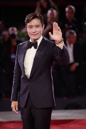 82nd Venice Film Festival - Eojjeol suga eopda (No Other Choice) VENICE, ITALY - AUGUST 29: Korean actor Lee Byung-hun attends the red carpet of the film Eojjeol suga eopda (No Other Choice) at the 82nd Venice Film Festival in Venice, Italy on August 29th, 2025 Marco Barada Anadolu Venice Italy. Editorial use only. Please get in touch for any other usage.  Copyright: x2025xAnadoluxMarcoxBaradax