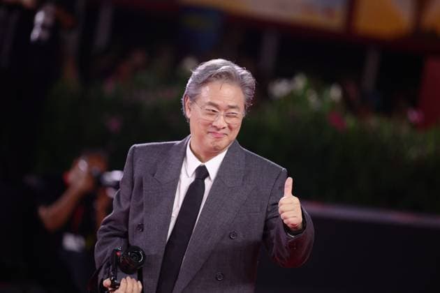 82nd Venice Film Festival - Eojjeol suga eopda (No Other Choice VENICE, ITALY - AUGUST 29: Korean director Park Chan-wook attends the red carpet of the film Eojjeol suga eopda (No Other Choice) at the 82nd Venice Film Festival in Venice, Italy on August 29th, 2025 Marco Barada Anadolu Venice Italy. Editorial use only. Please get in touch for any other usage.  Copyright: x2025xAnadoluxMarcoxBaradax