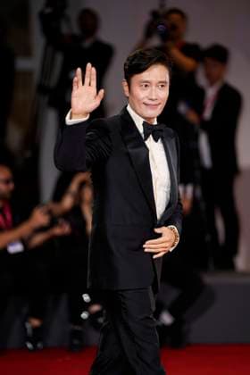 Eojjeol Suga Eopda (No Other Choice) Red Carpet - The 82nd Venice International Film Festival in Italy - 29 Aug 2025 Lee Byung-hun attends the Eojjeol Suga Eopda (No Other Choice) red carpet during the 82nd Venice International Film Festival. Venice Lido Italy Copyright: xDanielexCifala x xSOPAxImagesx _CIF7301