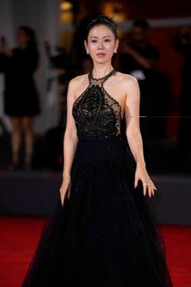 August 29, 2025, Venice Lido, Italy: Son Ye-Jin attends the Eojjeol Suga Eopda (No Other Choice) red carpet during the 82nd Venice International Film Festival. Venice Lido Italy - ZUMAs197 20250829_aaa_s197_543 Copyright: xDanielexCifalax