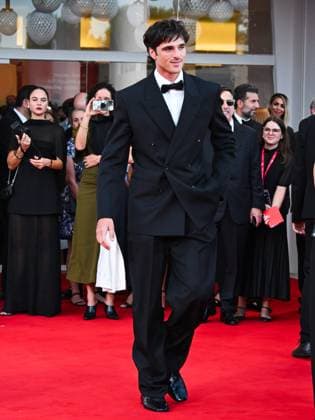 Venice, ITALY: Venice, 82nd Venice International Film Festival 2025 - Evening 4 - Red Carpet for the film Frankenstein. Pictured: Jacob Elordi Venice ITALY  - ZUMAp169 20250830_zea_p169_1351 Copyright: xManuelexMangiarottix
