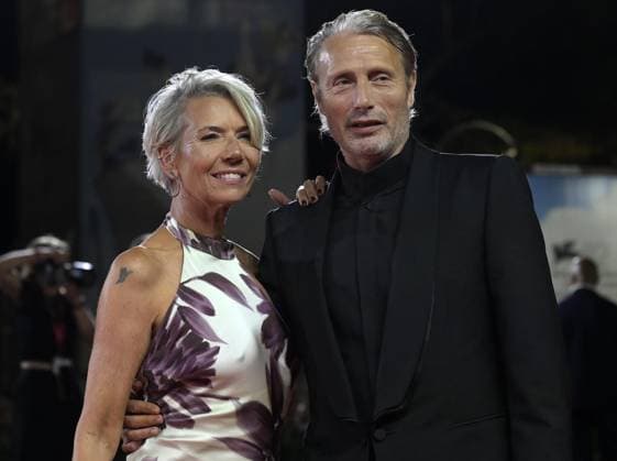 August 30, 2025, Venice, ITALY: Danish actor Mads Mikkelsen (R) and Hanne Jacobsen arrive for the premiere of Den Sidste Viking (the last Viking) during the 82nd Venice Film Festival in Venice, Italy, 30 August 2025. The movie is presented out of competition at the festival running from 27 August to 06 September 2025. ANSA RICCARDO ANTIMIANI. Venice ITALY  - ZUMAa110 20250830_zaf_a110_102 Copyright: xRiccardoxAntimianix