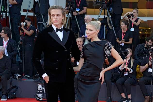 Lena Perminova mit Freund Taras Romanov bei der Premiere des Kinofilms Frankenstein auf der Biennale di Venezia 2025 82. Internationale Filmfestspiele von Venedig im Palazzo del Cinema. Venedig, 30.08.20