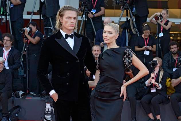 Lena Perminova mit Freund Taras Romanov bei der Premiere des Kinofilms Frankenstein auf der Biennale di Venezia 2025 82. Internationale Filmfestspiele von Venedig im Palazzo del Cinema. Venedig, 30.08.20