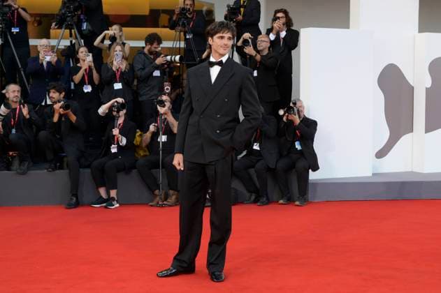Jacob Elordi bei der Premiere des Kinofilms Frankenstein auf der Biennale di Venezia 2025 82. Internationale Filmfestspiele von Venedig im Palazzo del Cinema. Venedig, 30.08.20