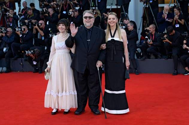 Guillermo del Toro mit Tochter Marisa del Toro und Ehefrau Kim Morgan bei der Premiere des Kinofilms Frankenstein auf der Biennale di Venezia 2025 82. Internationale Filmfestspiele von Venedig im Palazzo del Cinema. Venedig, 30.08.20