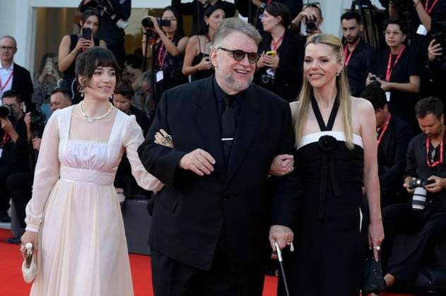 Guillermo del Toro mit Tochter Marisa del Toro und Ehefrau Kim Morgan bei der Premiere des Kinofilms Frankenstein auf der Biennale di Venezia 2025 82. Internationale Filmfestspiele von Venedig im Palazzo del Cinema. Venedig, 30.08.20