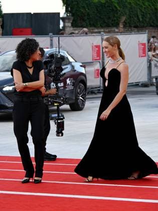 Venice, Italy: Venice, 82nd Venice International Film Festival 2025 - Evening 4 - KINEO AWARD red carpet Pictured: Cristiana Capotondi Venice Italy  - ZUMAp169 20250830_zea_p169_2494 Copyright: xAlbertoxTerenghi PoolxxEvenx