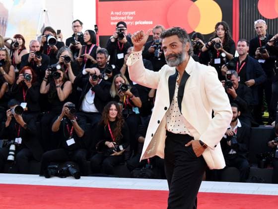 Venice, Italy: Venice, 82nd Venice International Film Festival 2025 - evening 4 - red carpet of the film Frankenstein Pictured: Oscar Isaac Venice Italy  - ZUMAp169 20250830_zea_p169_2054 Copyright: xAlbertoxTerenghi PoolxxEvenx
