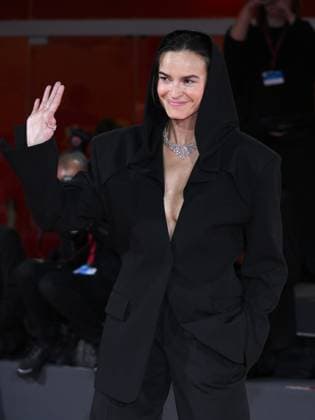 Venice, Italy: Venice, 82nd Venice International Film Festival 2025 - Evening 4 - Red Carpet for the film Valley of Smiles. Pictured: Kasia Smutniak Venice Italy  - ZUMAp169 20250830_zea_p169_1800 Copyright: xSimonexComix