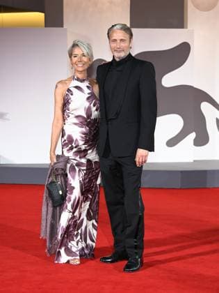 Venice, Italy: Venice, 82nd Venice International Film Festival 2025 - Evening 4 - Red Carpet for the film The Last Viking . Pictured: Mads Mikkelsen with his wife Hanne Jacobsen. Venice Italy  - ZUMAp169 20250830_zea_p169_1855 Copyright: xSimonexComix
