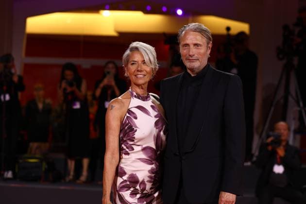 August 30, 2025, Venice, Veneto, Italy: MADS MIKKELSEN and his wife on the red carpet for The Last Viking Premiere screening at the 82nd Venice Film Festival at the Venice Lido, Italy. Venice Italy - ZUMAc179 20250830_zep_c179_146 Copyright: xMickaelxChavetx