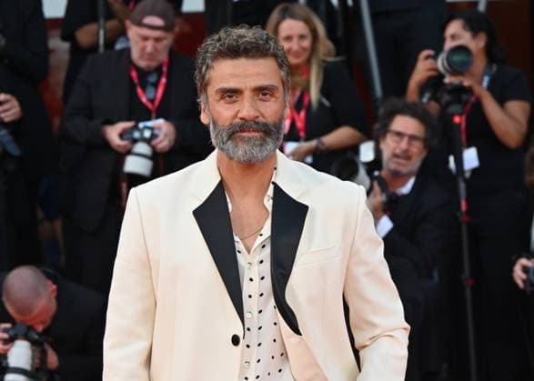 Oscar Isaac in Venice, Italy - 30 Aug 2025 Oscar Isaac attends the Frankenstein premiere red carpet during the 82nd Venice International Film Festival. Venice Italy Copyright: xAntoninoxD Espositox xSOPAxImagesx ADES445