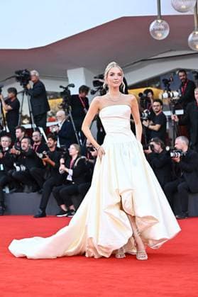 Frankenstein Red Carpet - The 82nd Venice International Film Festival Leonie Hanne during Frankenstein Red Carpet - The 82nd Venice International Film Festival, Venice, Italy 30 August 2025, Credit:Maria Laura Antonelli Avalon Italy, Venice  Copyright: xMariaxLauraxAntonellix xAvalonx 1032867325