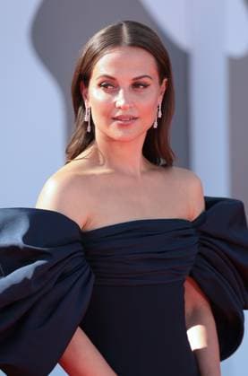 VENICE, ITALY – AUGUST 31: Alicia Vikander on the red carpet for The Wizard Of The Kremlin (Le Mage Du Kremlin) during the 82nd Venice International Film Festival on August 31, 2025 in Venice, Italy.  Copyright: xMatteoxChinellatox xipa-agency.netx xMatteoxChinellatox IPA_Agency_IPA63776355
