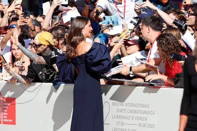 Alicia Vikander bei der Premiere des Kinofilms La Mage du Kremlin The Wizard of the Kremlin auf der Biennale di Venezia 2025 82. Internationale Filmfestspiele von Venedig im Palazzo del Cinema. Venedig, 31.08.2025