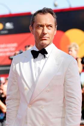 Jude Law bei der Premiere des Kinofilms La Mage du Kremlin The Wizard of the Kremlin auf der Biennale di Venezia 2025 82. Internationale Filmfestspiele von Venedig im Palazzo del Cinema. Venedig, 31.08.2025