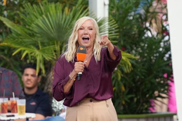 ZDF-Fernsehgarten 2025. Moderatorin Andrea Kiwi Kiewel im ZDF Fernsehgarten - Motto Zeitreise am 31.08.2025 in Mainz. Mainz ZDF Fernsehgarten Rheinland-Pfalz *** ZDF Fernsehgarten 2025 Presenter Andrea Kiwi Kiewel in the ZDF Fernsehgarten Motto Time travel on 31 08 2025 in Mainz Mainz ZDF Fernsehgarten Rheinland Pfalz