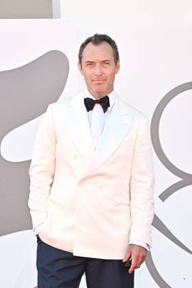 82nd Film Festival, Red carpet of the film Le mage du Kremlin Venice Biennale, 82nd Venice International Film Festival. Red carpet for the film Le mage du Kremlin (The Wizard of the Kremlin). In the photo Jude Law . Venice, Italy 31 August 2025, Credit:Maria Laura Antonelli Avalon Italy, Venice  Copyright: xMariaxLauraxAntonellix xAvalonx 1032977701