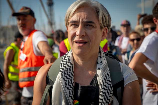 The Global Sumud Flotilla Departs From Barcelona To Gaza With More Than 20 Ships And More Than 300 People Former Barcelona mayor Ada Colau during the farewell to the Global Sunat Flotilla at the Port of Barcelona on August 31, 2025, in Barcelona, Catalonia, Spain. The Global Sumud Flotilla sets sail from the Mediterranean to confront Israel s illegal blockade and bring humanitarian aid to Gaza. Barcelona Spain  Copyright: xAlbertxLlopx originalFilename: salame-globalsu250831_np2kR.jpg
