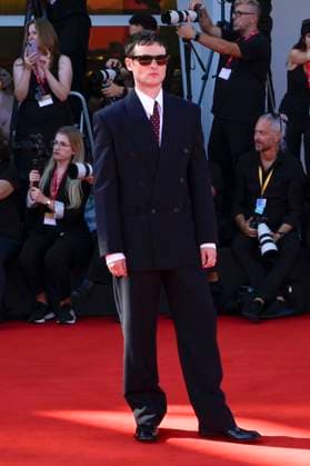 Tom Sturridge bei der Premiere des Kinofilms La Mage du Kremlin The Wizard of the Kremlin auf der Biennale di Venezia 2025 82. Internationale Filmfestspiele von Venedig im Palazzo del Cinema. Venedig, 31.08.2025